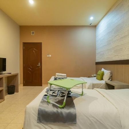 Urbanview Hotel Best Skip Palembang Ngoại thất bức ảnh
